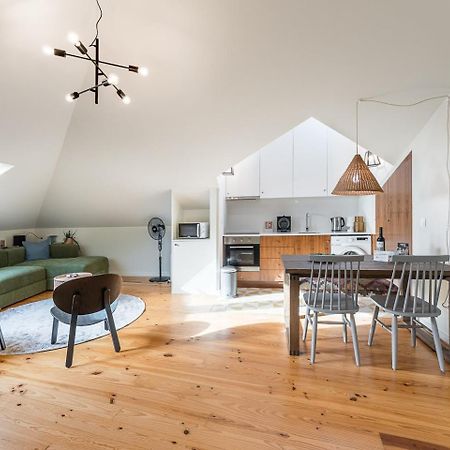 Guestready - Spacious And Modern Apt W/ Skylight Порто Екстериор снимка