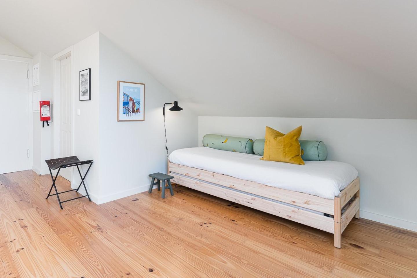 Guestready - Spacious And Modern Apt W/ Skylight Порто Екстериор снимка