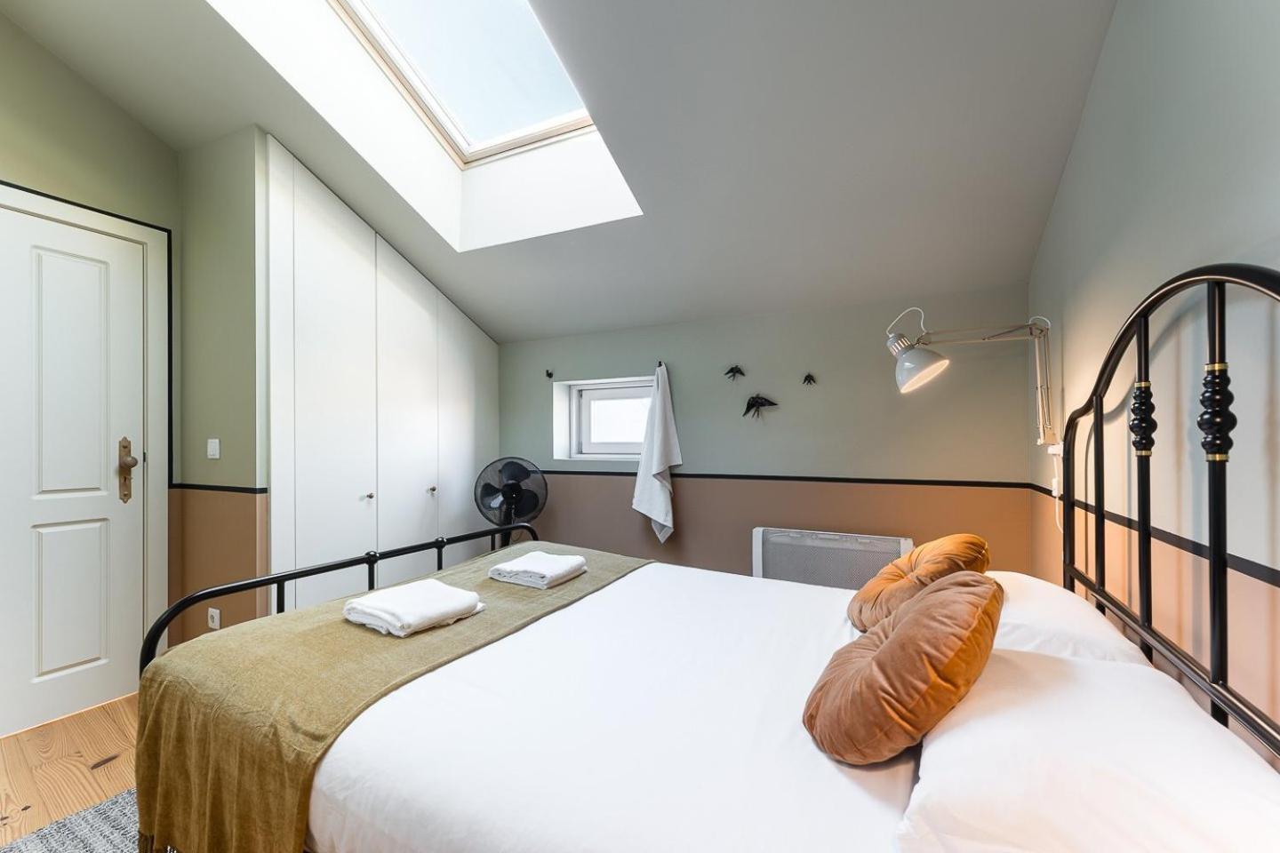 Guestready - Spacious And Modern Apt W/ Skylight Порто Екстериор снимка
