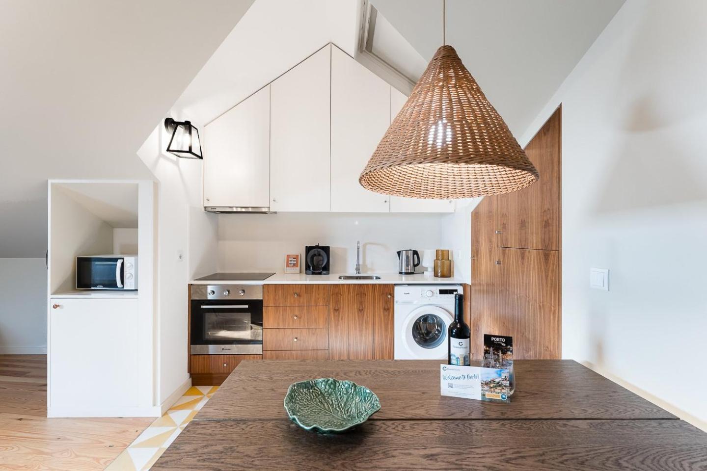 Guestready - Spacious And Modern Apt W/ Skylight Порто Екстериор снимка